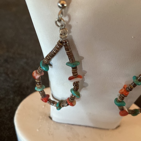 Santa Domingo hoop heishi chip turquoise & spiney oyster earrings - Picture 2 of 6